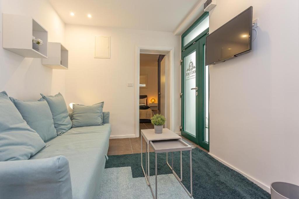X Boutique Marinac Studio Apartments & Rooms シベニク エクステリア 写真