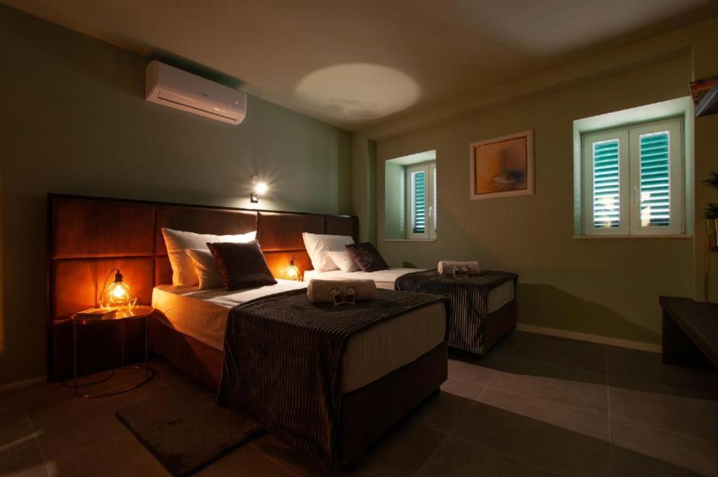 X Boutique Marinac Studio Apartments & Rooms シベニク エクステリア 写真