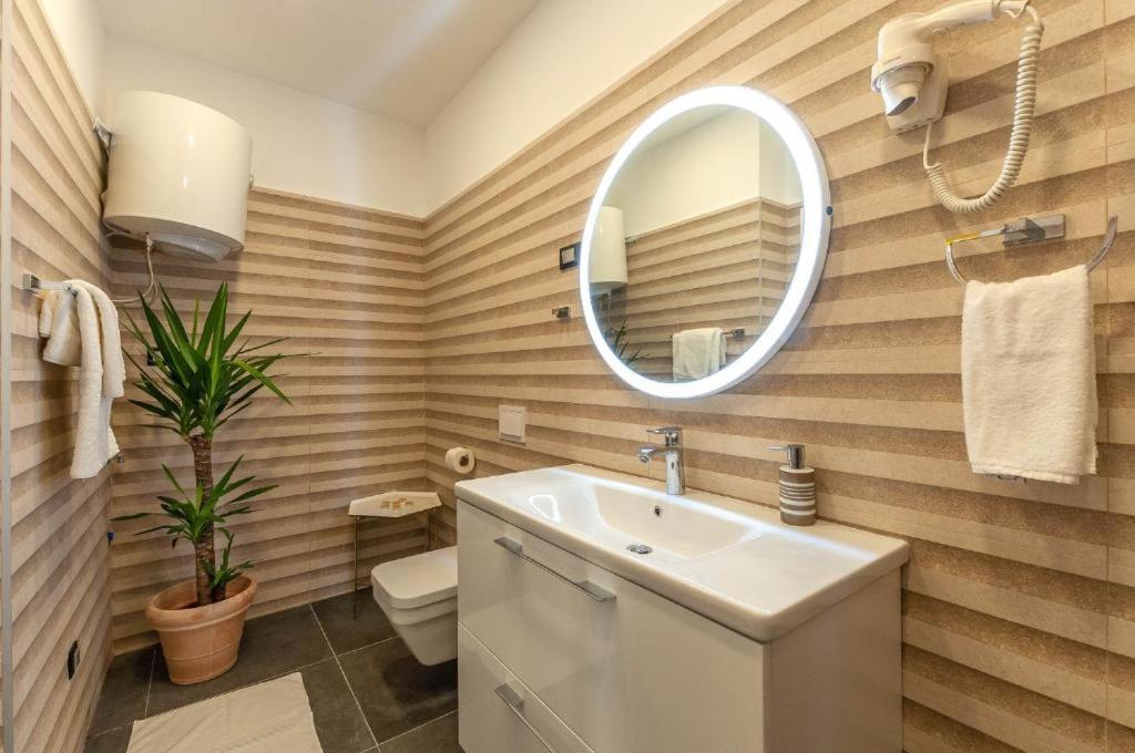 X Boutique Marinac Studio Apartments & Rooms シベニク エクステリア 写真