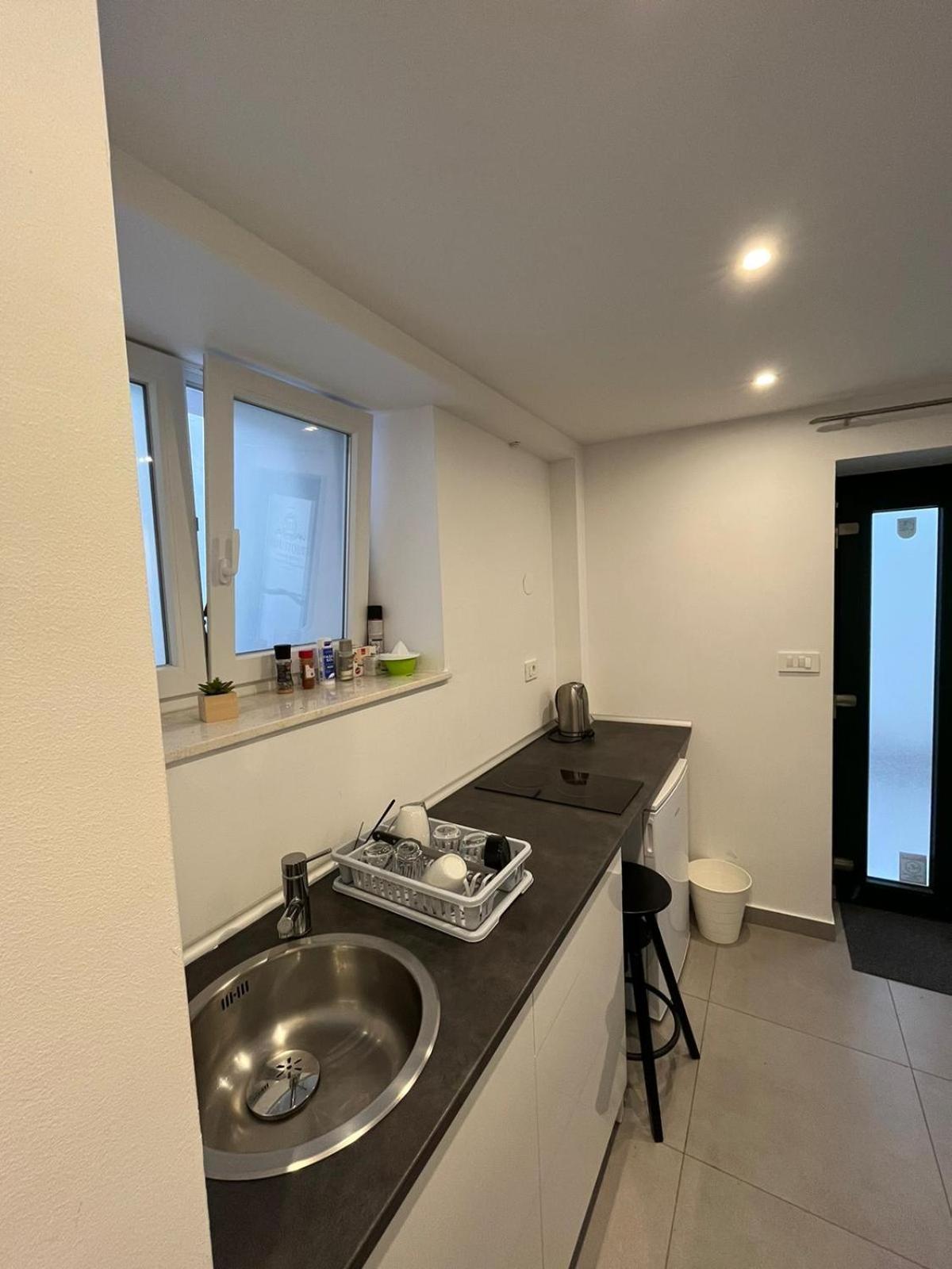 X Boutique Marinac Studio Apartments & Rooms シベニク エクステリア 写真