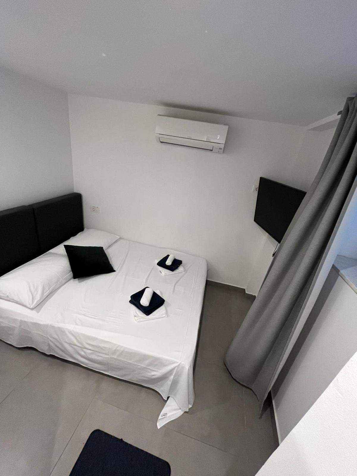 X Boutique Marinac Studio Apartments & Rooms シベニク エクステリア 写真